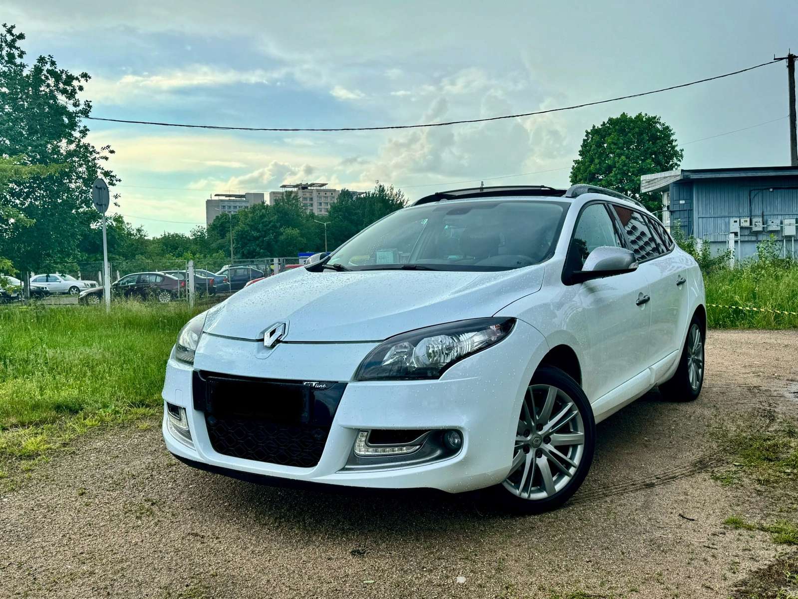 Renault Megane (2012) , 290000 тыс. км, универсал, 1500 см3, механическая,  дизель, передний привод, купить в кредит в Минске