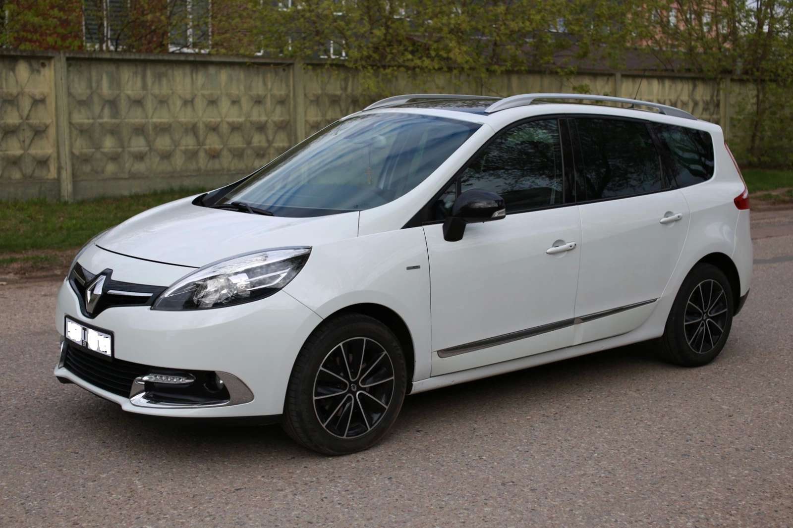 Renault Scenic (2014) , 170000 тыс. км, минивэн, 1500 см3, механическая,  дизель, передний привод, купить в кредит в Минске