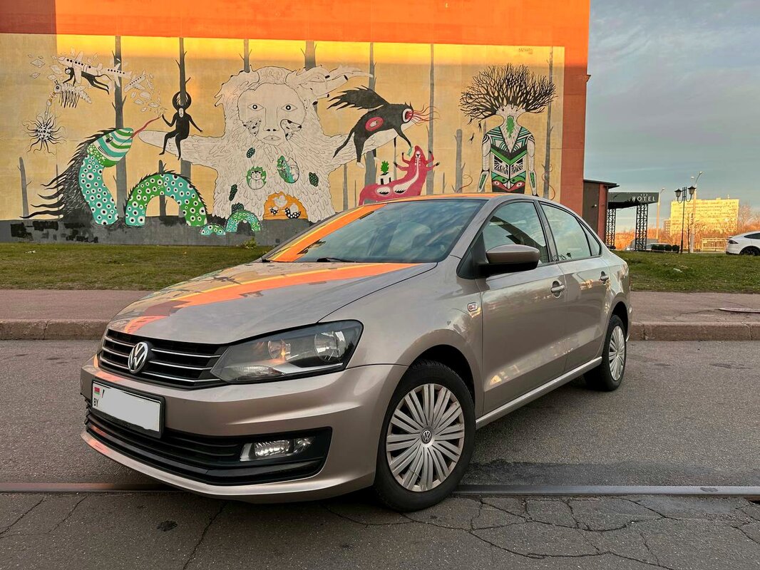 Volkswagen Polo Sedan (2015) , 87600 тыс. км, седан, 1600 см3,  механическая, бензин, передний привод, купить в кредит в Минске