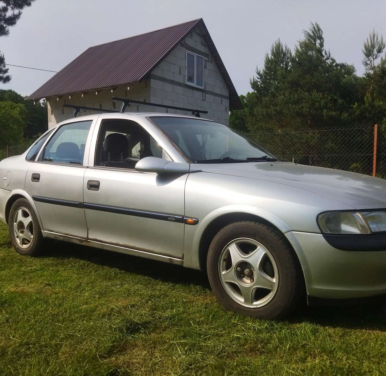 Opel Vectra (1998) , 390000 тыс. км, , 1600 см3, механическая, бензин,  передний привод, купить в кредит в Бресте